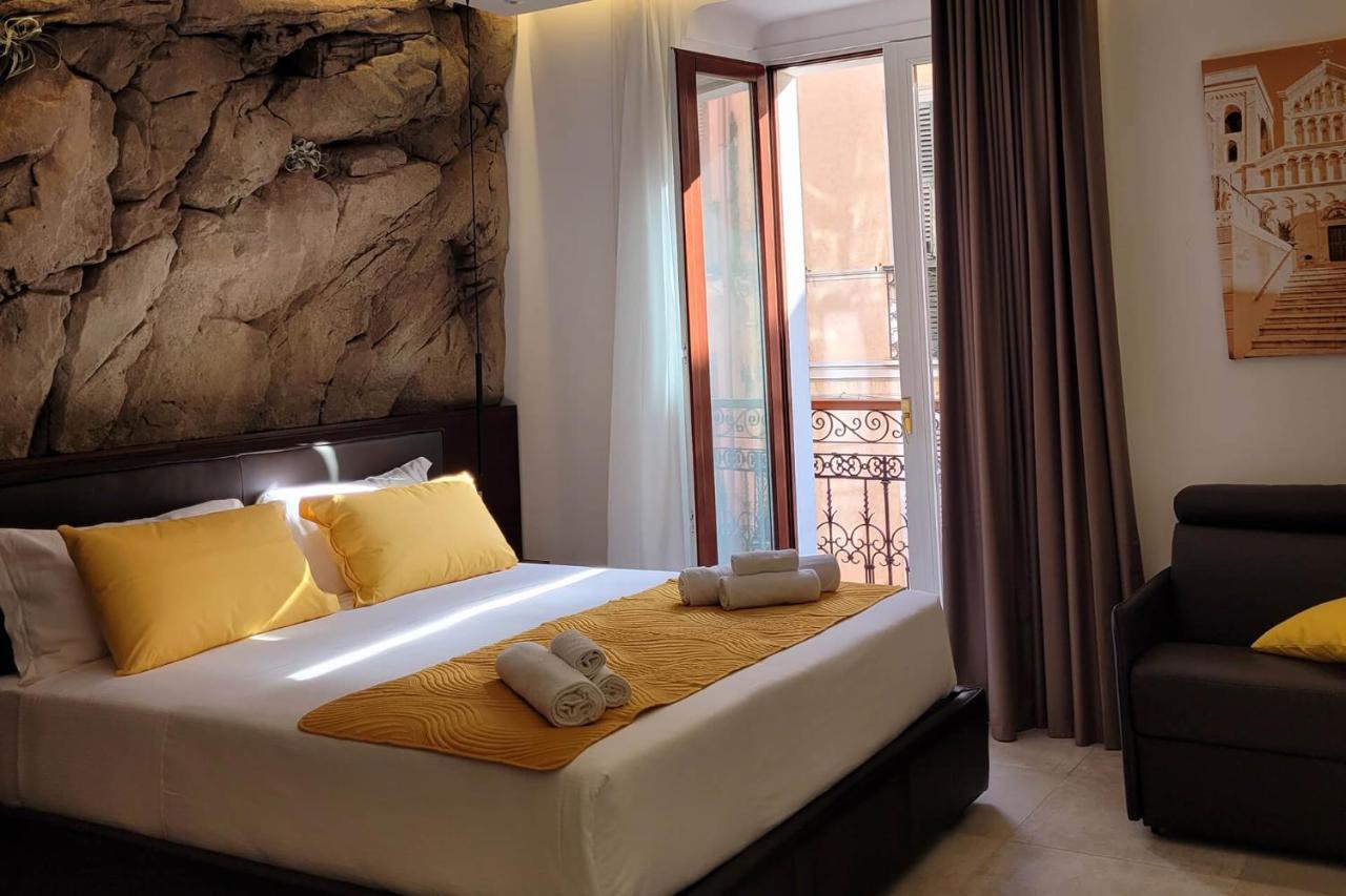 Palazzo Ferrucci Luxury Suites 卡利亚里 外观 照片