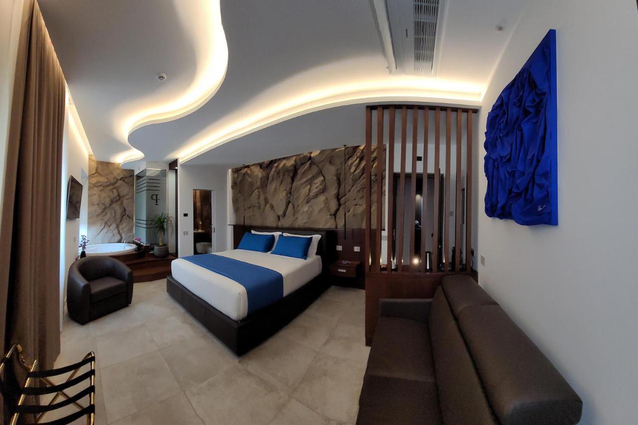 Palazzo Ferrucci Luxury Suites 卡利亚里 外观 照片