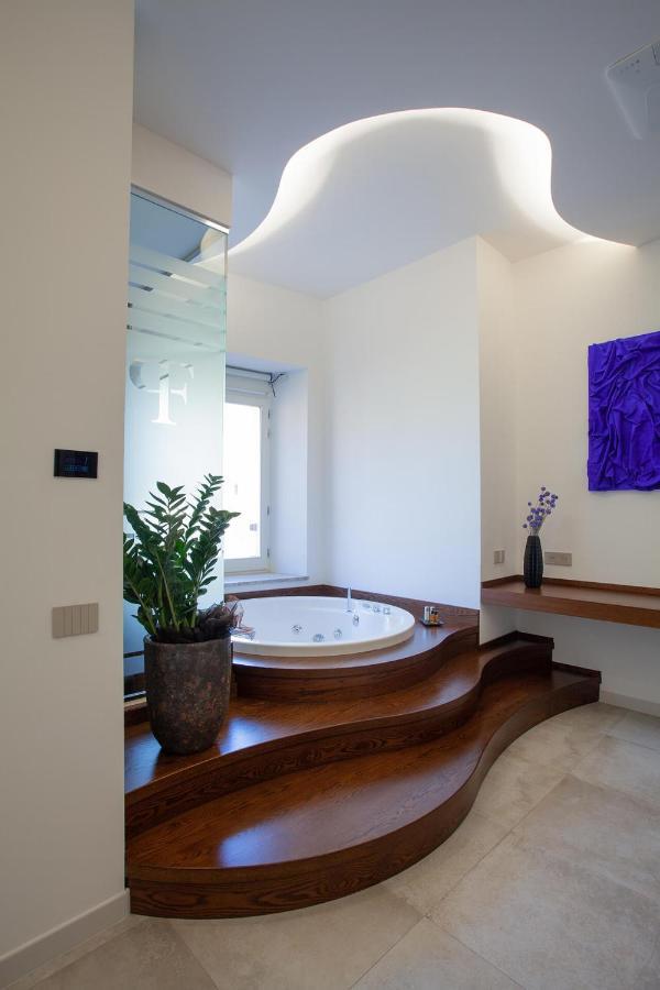 Palazzo Ferrucci Luxury Suites 卡利亚里 外观 照片