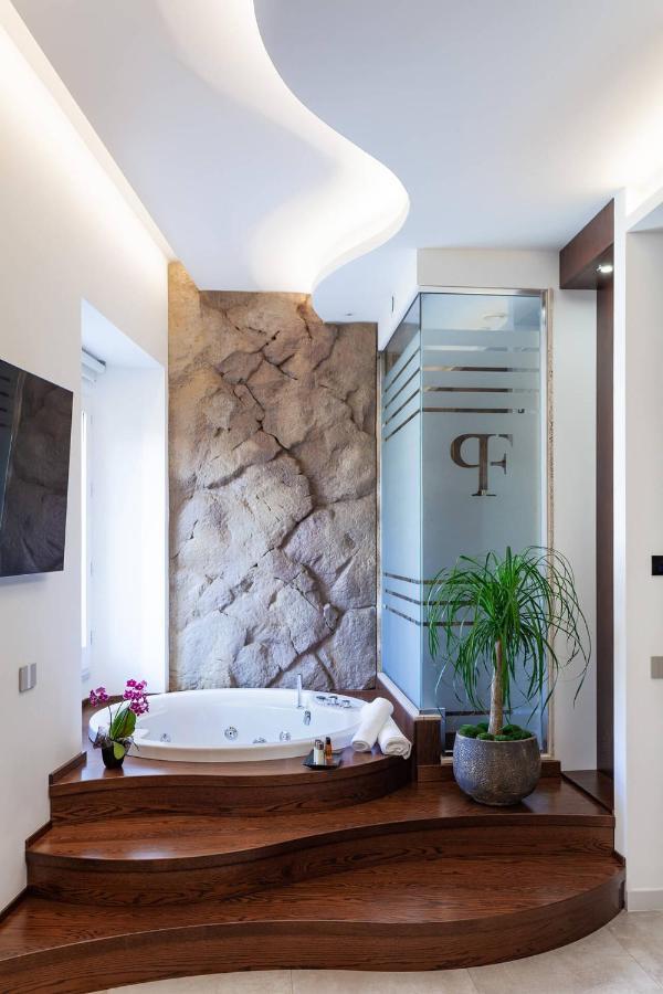 Palazzo Ferrucci Luxury Suites 卡利亚里 外观 照片