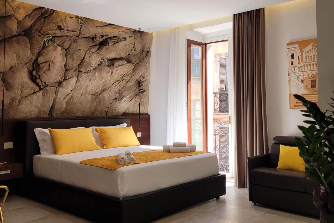 Palazzo Ferrucci Luxury Suites 卡利亚里 外观 照片