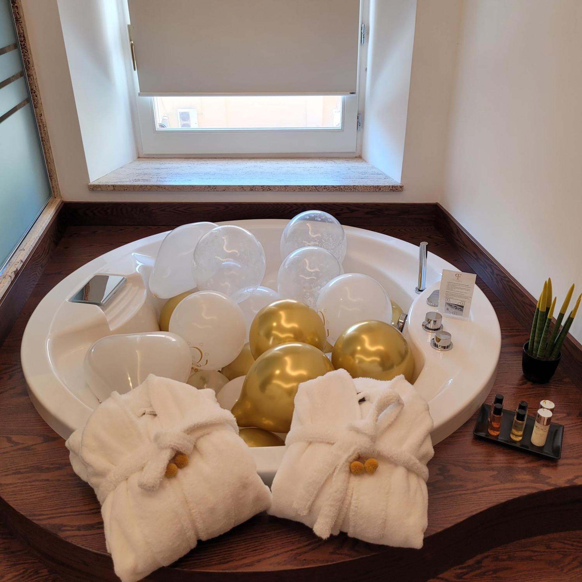 Palazzo Ferrucci Luxury Suites 卡利亚里 外观 照片