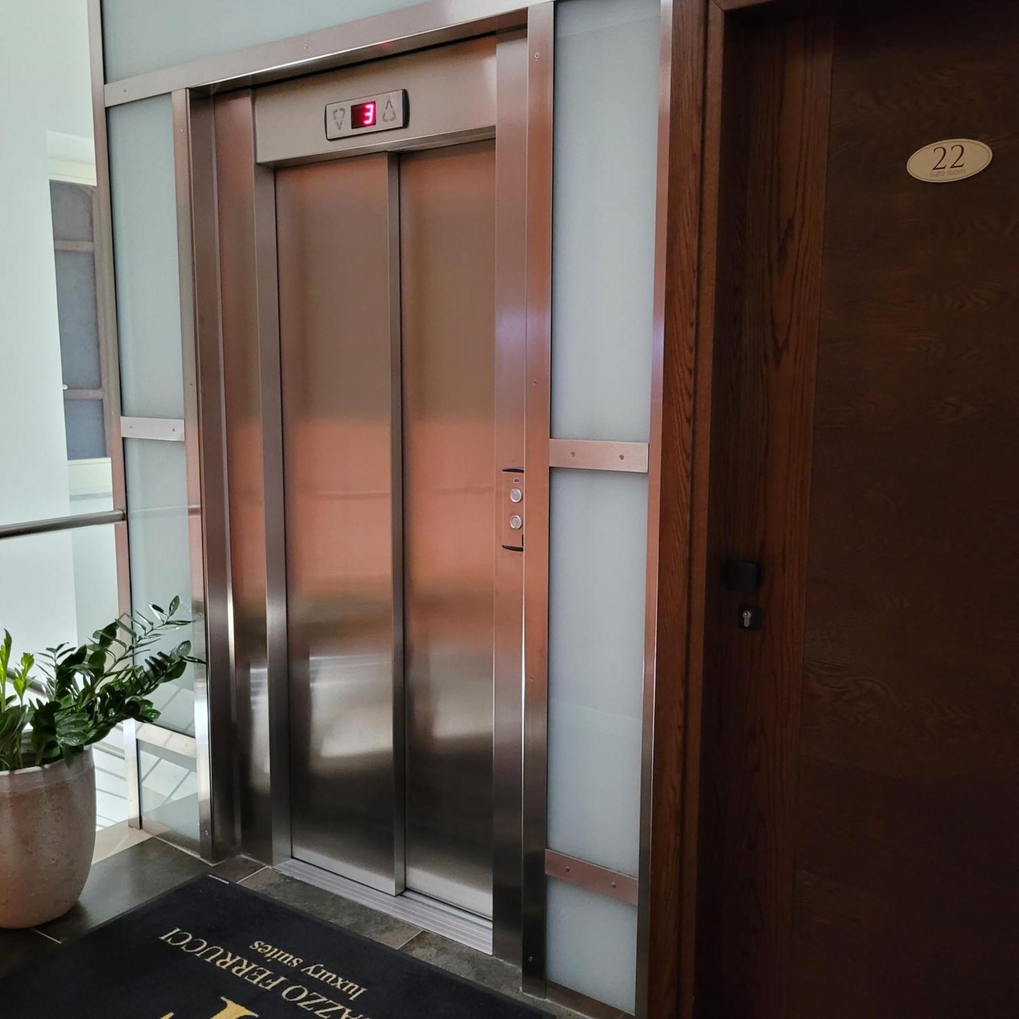 Palazzo Ferrucci Luxury Suites 卡利亚里 外观 照片